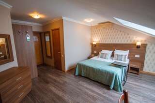 Гостиница Роза Ветров Архипо-Осиповка Стандартный двухместный номер с 1 кроватью или 2 отдельными кроватями-6